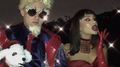 1 млн отметок «нравится», 13.9 тыс. Ariana Grande and Mac Miller Destroy the Halloween Game ...
