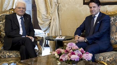 E conte sale al quirinale da mattarella. El presidente italiano le encargó al primer ministro que ...