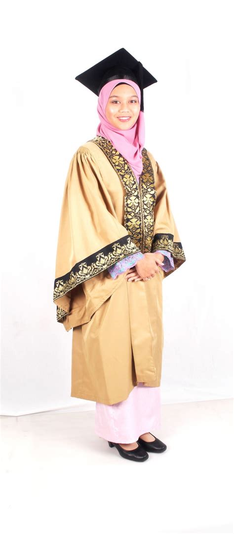 Menjadi pusat pembelajaran ekonomi yang bereputasi baik di asia sehingga berkontribusi terhadap pembangunan. Jubah Graduan Pascasiswazah - KONVOKESYEN UKM