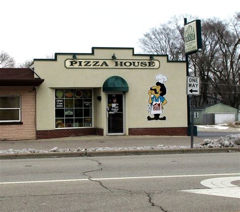 Pizza House 23 Reviews Pizza 2409 Sheridan Rd Zion Il