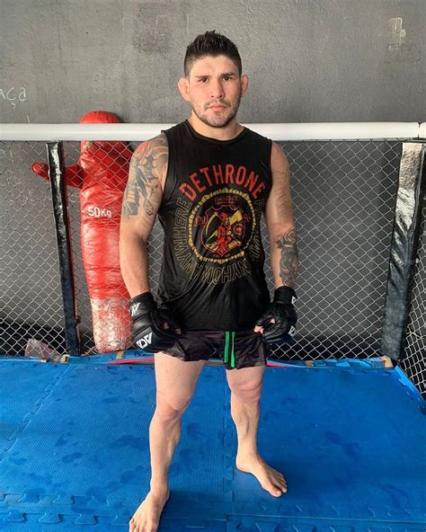 Ex UFC Dileno Lopes diz não sentir pressão para luta contra Rafael