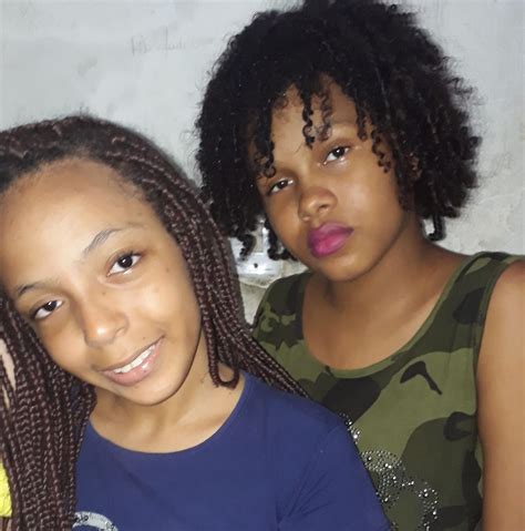 Comendo As Duas Primas
