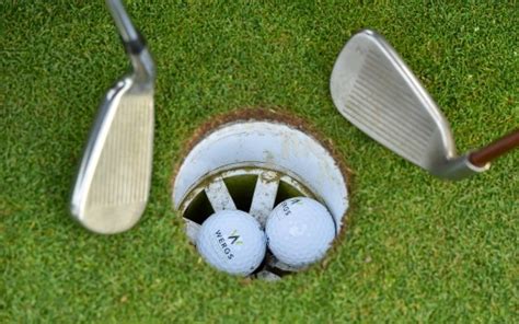 Golfers Beat 17000000 To One Odds To Get Two Holes In One Uk News Metro News