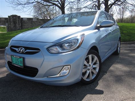 He Said - 2012 Hyundai Accent Drive and Review By Larry Nutson