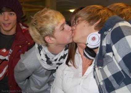 One direction boys joking about bromances. One Direction Fans: The Love Of The Boys For Each Other