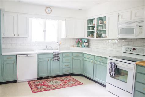 Chalk Paint Kitchen Cabinets 2 Amazing Before And Afters And How To