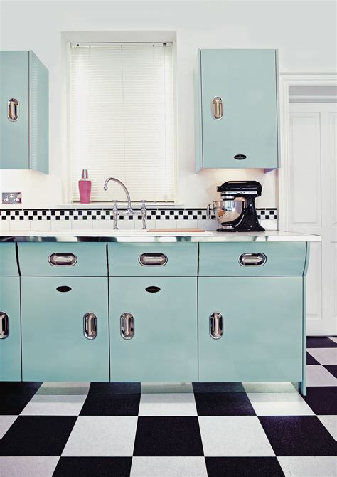 Feel free to print or save these pictures into your own kitchen vintage kitchens are authentic renovations of kitchens from an earlier era. The 1950s Vintage English Rose Kitchen - Kate Beavis ...
