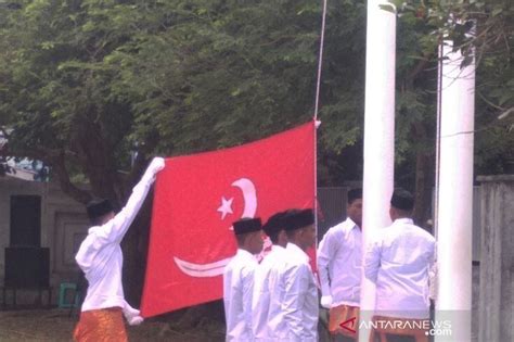 Pewaris Kerajaan Aceh Kibarkan Bendera Alam Pedang Antara News