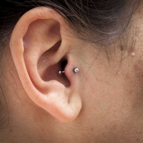 Everything You Need To Know About The Tragus Cartilage Piercing