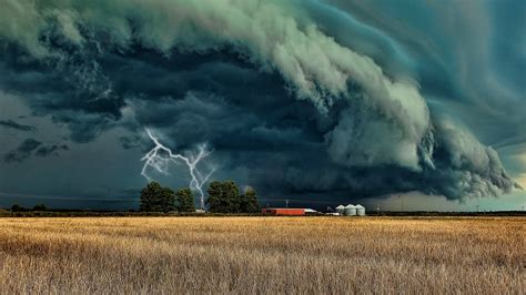 Big tech censorship isn't going to let up any time soon. Storm Clouds Gathering | Zooey | Flickr