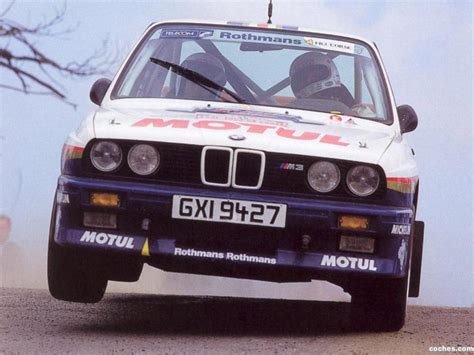 Less fancy bmw, with raised suspension and a slightly weaker engine in tradeoff for better off road capability, reaches a decent 130mph on dirt. Fotos de BMW M3 Group A Rally E30 1987