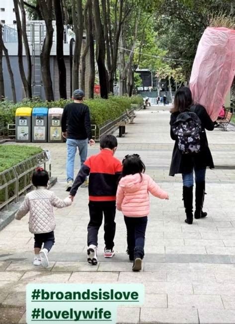 Search for text in url. 「跳水皇后」嫁豪門7年拚3胎 千億富尪花市採買...3兒女正臉曝光 - 自由娛樂