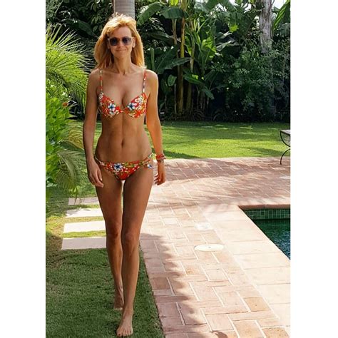 Gewoon Advocaat Aangepaste Daphne Dekkers Bikini Poort Groot Productiviteit