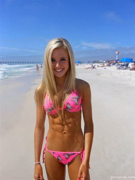 Jamie Andries And Her Abs Scrolller