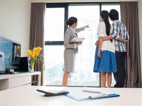 社會住宅（英語：social housing） ，在歐洲亦稱之為「社會出租住宅」（social rented housing），是指政府直接興建、補助興建或民間擁有之適合居住房屋，採「只租不賣」模式，以低於市場租金或免費出租給所得較低的家戶或特殊的弱勢對象的住宅，此一名詞定義僅為概念指稱，各國中央. 2021租金補貼，放寬資格不設籍也可申請!符合這些條件，每月最高可領5千元-風傳媒