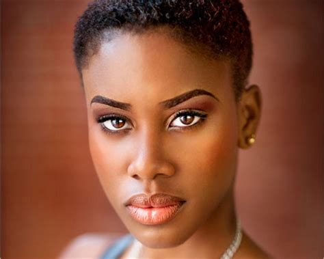 5 beautiful long hairstyles for woman. Black hairstyles for long faces