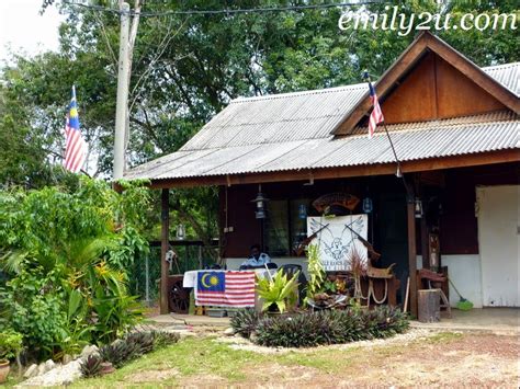 The different types of accommodation e.g. Eagle Ranch Resort, Port Dickson | From Emily To You