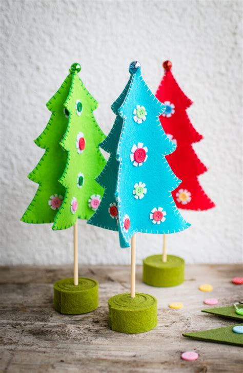 10 Fun And Easy Christmas Tree Crafts For Kids Half Pint Peeps