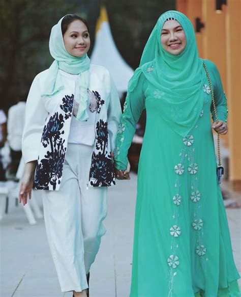 Dato sri salmah is a member of vimeo, the home for high quality videos and the people who love them. Sindrom Anak KEDUA; DS Salmah Luah Perasaan Terhadap Anak ...