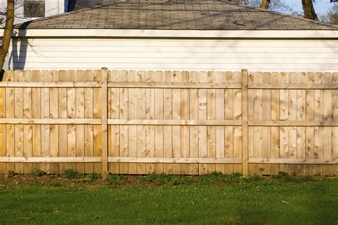 Vinyl fences rely on an interlocking component system. Wood Privacy Fence vs. Vinyl Privacy Fence in Ellicott City