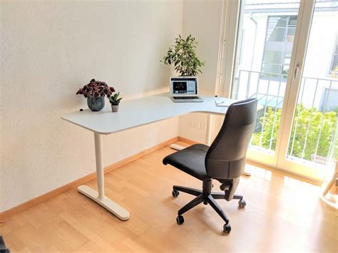 Platte helles holz farben beine schwarz länge: Schreibtisch Ikea (Modell Bekant) kaufen auf Ricardo