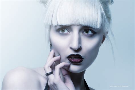 обои лицо Белое женщины модель портрет блондинка аниме Синий черные волосы Мода Джек