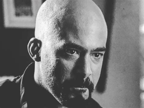 وهو ابن الممثل أحمد زكي والممثلة هالة فؤاد، كانت بدايته الفنية عام 2006 مع فيلم حليم وشارك في العديد من الأعمال السينمائية والتلفزيونية. هيثم أحمد زكى قاتل أسرة سليم الأنصارى فى «كلبش 2» - عين