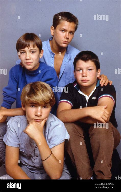 Wil Wheaton River Phoenix Jerry Oconnell Corey Feldman Stand By Me © 1986 Columbia