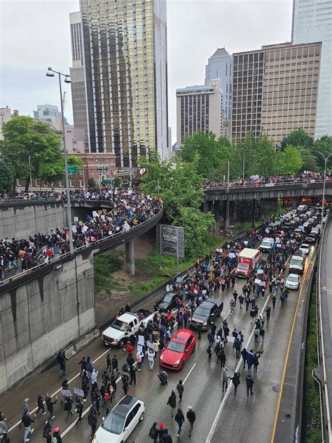 Shoreline Area News: Express lanes on I-5 now close at 8pm