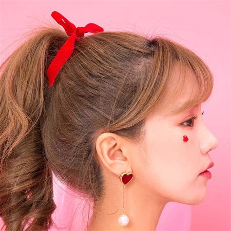 Even her fringes are more extended than her forehead. Bodiful ponytail and cute bangs | Bangs ponytail, Cute ...