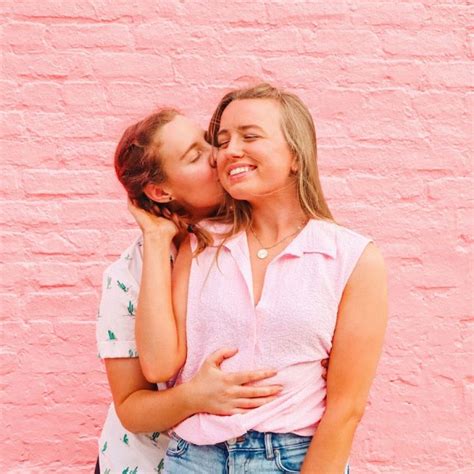 Lesbian Youtube 40 Best Lesbian Youtubers To Subscribe To