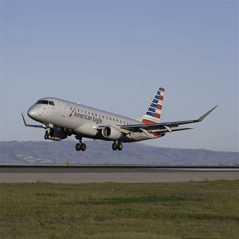 Skywest Turns A Profit With Embraer E175s Combing Back Strong Simple