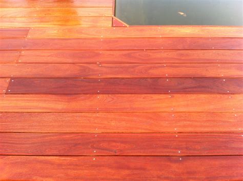 Fournitures et conseils pour le montage de votre terrasse bois. Vis inox A2 pour terrasse et tour de piscine en bois ...