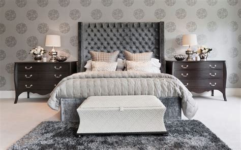 You may think that wallpaper is a bit outdated in terms of contemporary interior designing, but it's actually quite stylish when you find the right prints, textures and colors to do the job. 20 Ways Bedroom Wallpaper Can Transform the Space