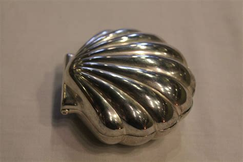 Vintage Silver Plated Classic Clam Shell Trinket Jewelry Small Box Case