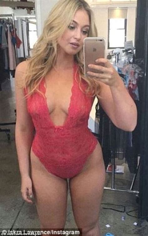 Iskra Lawrence Flaunts Her Sensational Curves In Swimsuit Daily Mail