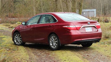 2017 Toyota Camry Hybrid Xle Test Drive Review