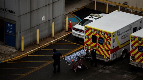 Us Sets Record For Daily Deaths As Hospitals Nationwide Near Or