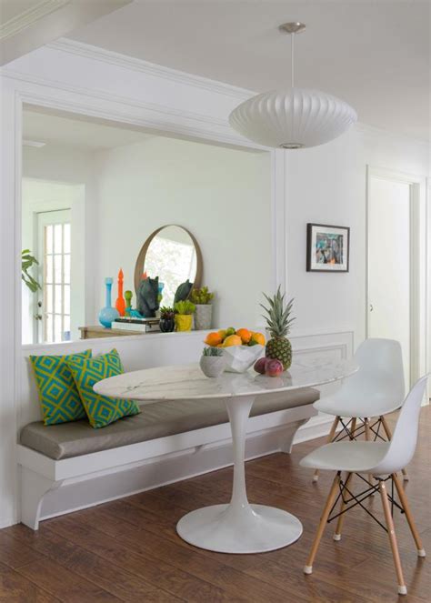 12 Ways To Make A Banquette Work In Your Kitchen Hgtvs Decorating