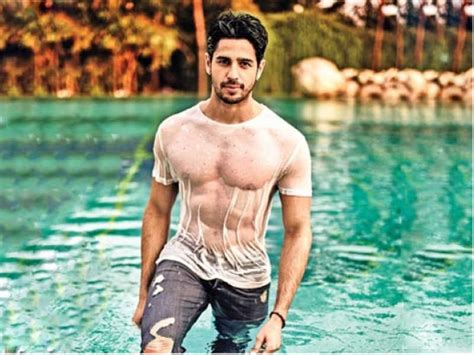 Sidharth Malhotra Sidharth Malhotras Dip In The Water Is Steaming
