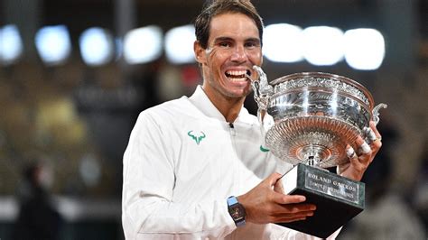 Rafael Nadal Arrolla A Novak Djokovic En Roland Garros E