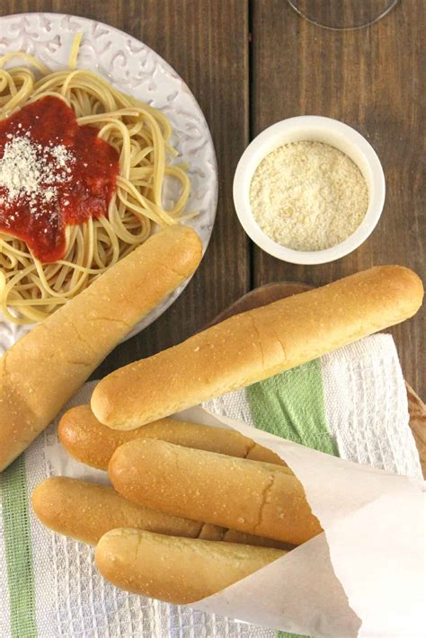 Copycat Olive Garden Breadstick Recipe Thrifty Jinxy