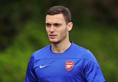 arsenal captain thomas vermaelen agrees in principle to join manchester united the breaking