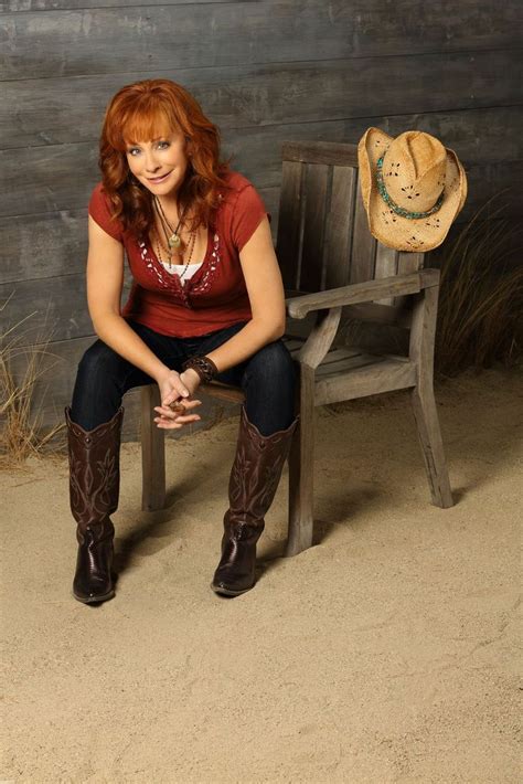 Reba Mcentire Photos Country Singer And Actress Reba Mcentire Greets Fans On Her Way Out Of