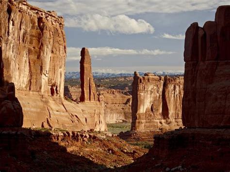Courthouse Towers And Park Avenue Arches National Park Utah Usa