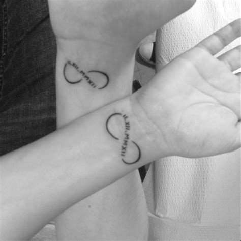 The tattoo is stunning, and one can easily sport it on their feet as well. Pin by Mariana Diestra on Tattoos | Matching tattoos ...