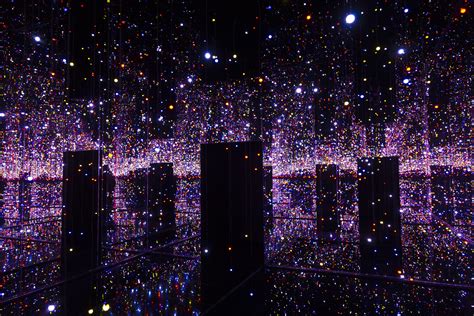 Yayoi Kusamas Triumph Tate Modern Infinity Mirror Rooms Exhibition