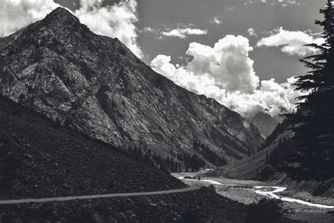 Wallpaper hd ini tentang gambar, pemandangan, alam, hitam, putih, arsiran, klik, ok, gambar, pemandangan, gunung, hitam, putih, dimensi wallpaper asli adalah 1520x992, ukuran file 185.25 kb, gambar pemandangan gunung hitam putih. Gambar : salju, awan, hitam dan putih, Pegunungan, satu ...