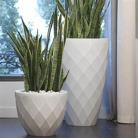 Indoor ceramic white/blue scratching glazed hanging cylinder pot. Vondom Vases Large outdoor planter, planters ...