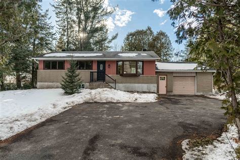 4572 Anderson Road - Engel & Volkers Donnelly Team